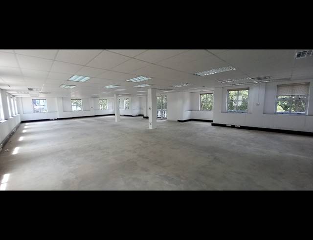 561M² OFFICE TO LET IN BRYANSTON